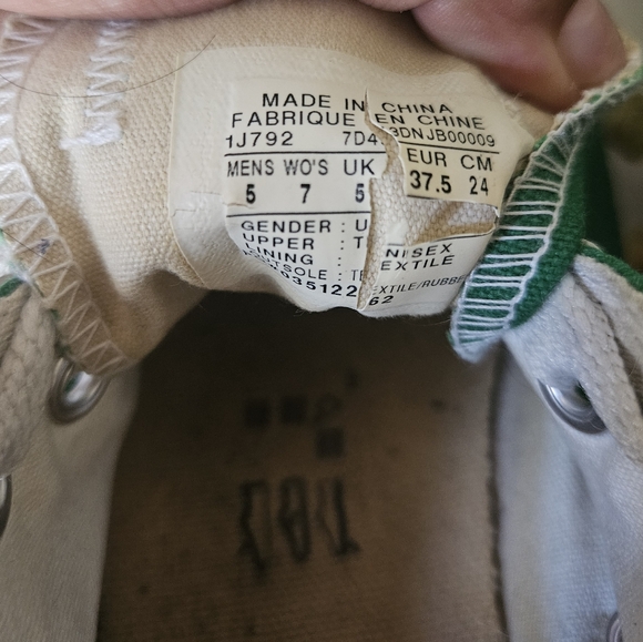 Converse Green and White Sneakers Classic Design - Picture 4 of 4